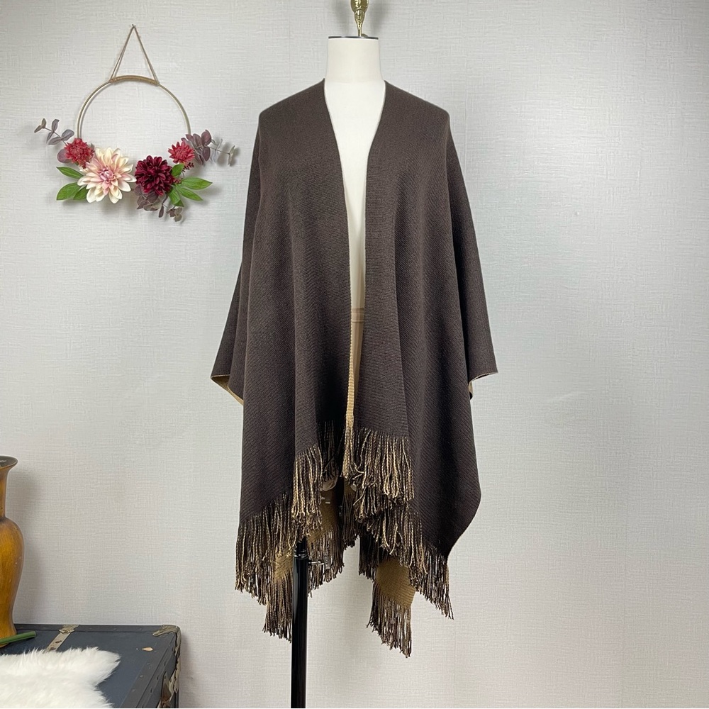 NWT BcbgMaxAzria Two Tone Cape Fringe Hem One Size